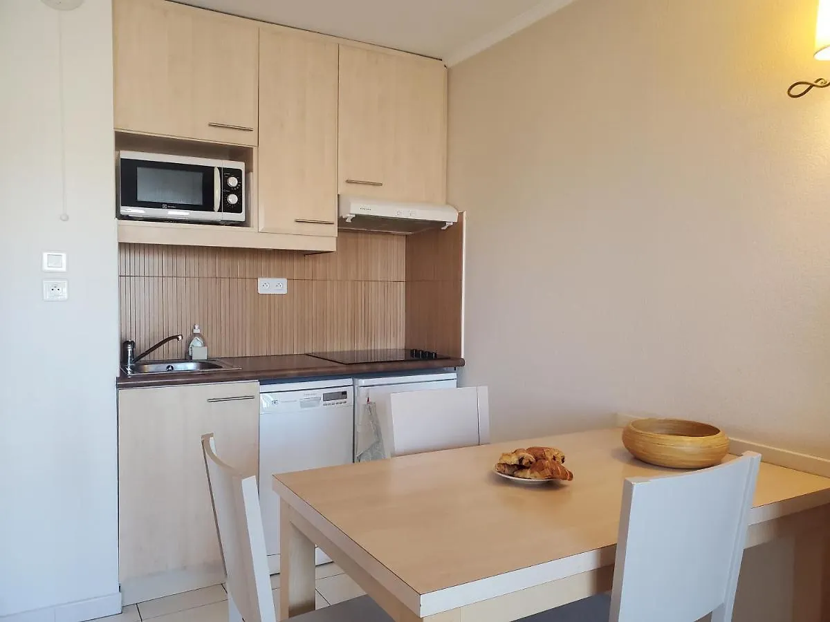 Cap Hermes Studio 31M2 Vue Port Climatise Piscine, Apartment Frejus